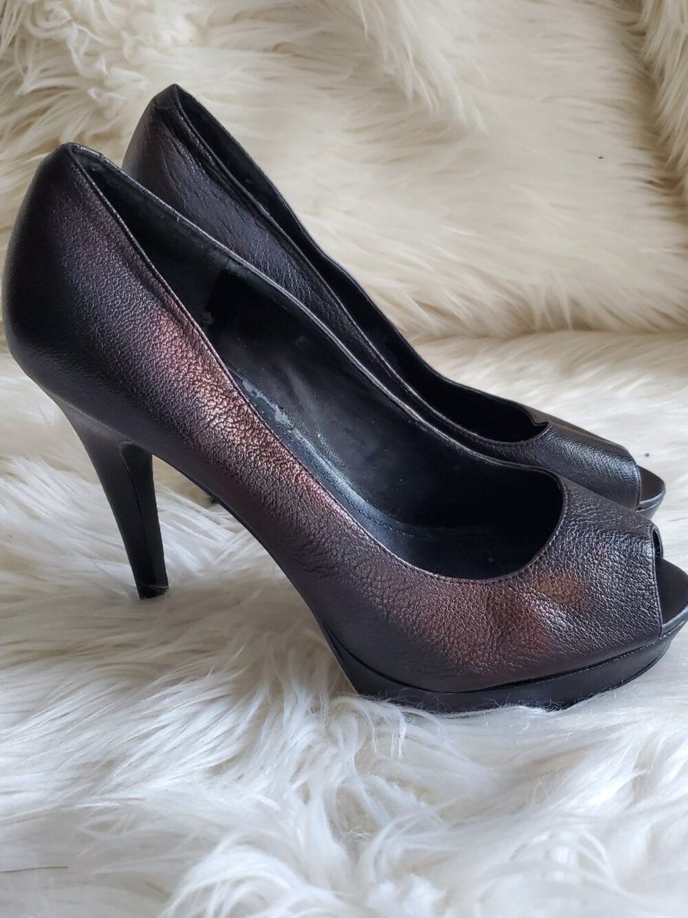 BCBGeneration Metallic Black Textured Finish Peep Toe Platform Heels SZ 9